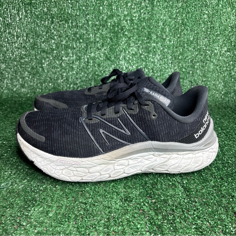 New Balance Black and White Sneakers - Picture 3 of 12